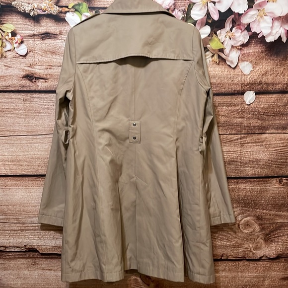 DKNY trench coat - Picture 9 of 13
